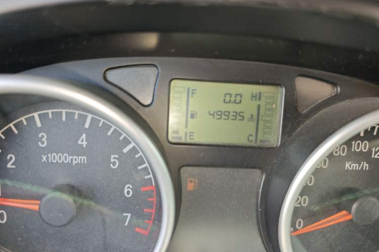 Used Jinbei Zhishang S30 2015 1.5L Manual Elite Model Odometer Close Up
