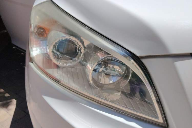 Used Jinbei Zhishang S30 2015 1.5L Manual Comfort Model Right Front Headlight