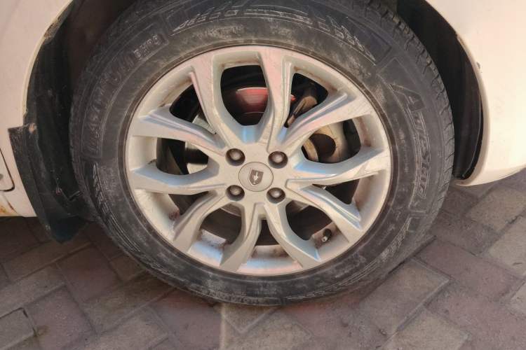 Used Jinbei Zhishang S30 2015 1.5L Manual Comfort Model Right Front Wheel Hub