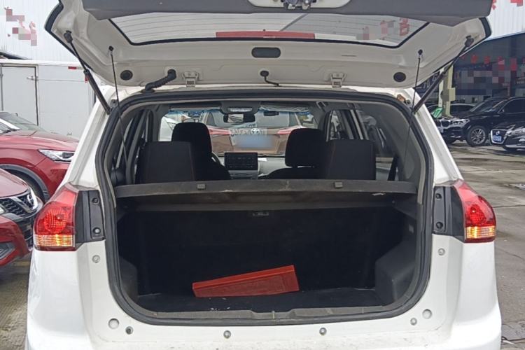 Used Jinbei Zhishang S30 2015 1.5L AMT Comfort Model Trunk