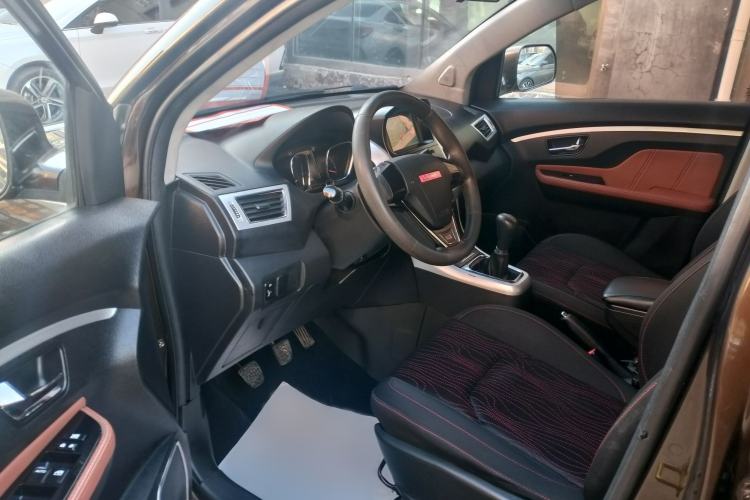Used Jinbei Zhishang S35 2016 1.5L Manual Smart Edition Interior 2