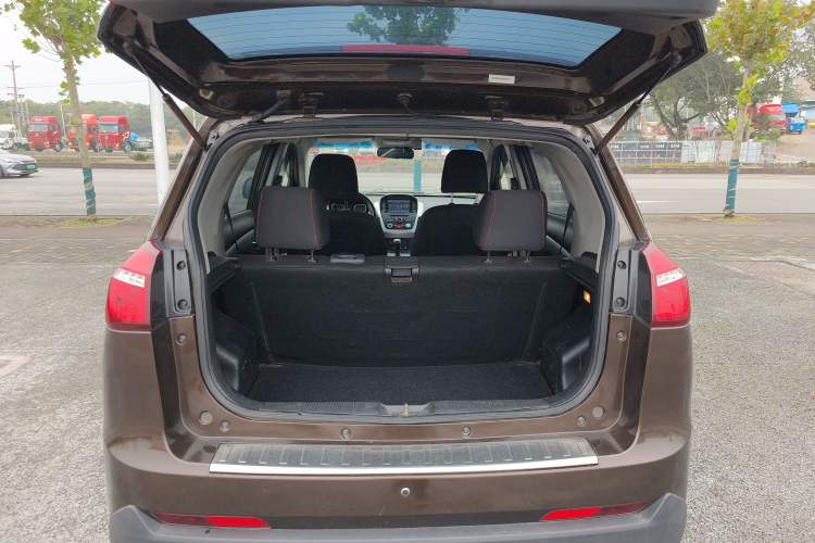 Used Jinbei Zhishang S35 2016 1.5L Manual Smart Edition Trunk