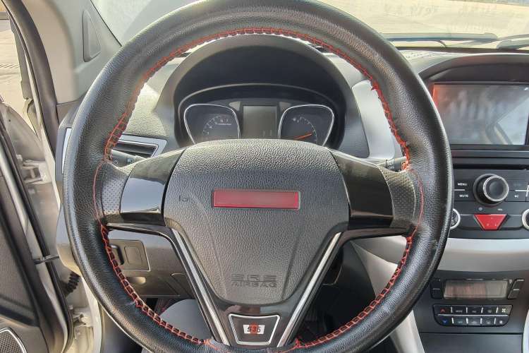 Used Jinbei Zhishang S35 2016 1.5L Manual Smart Edition Interior 1