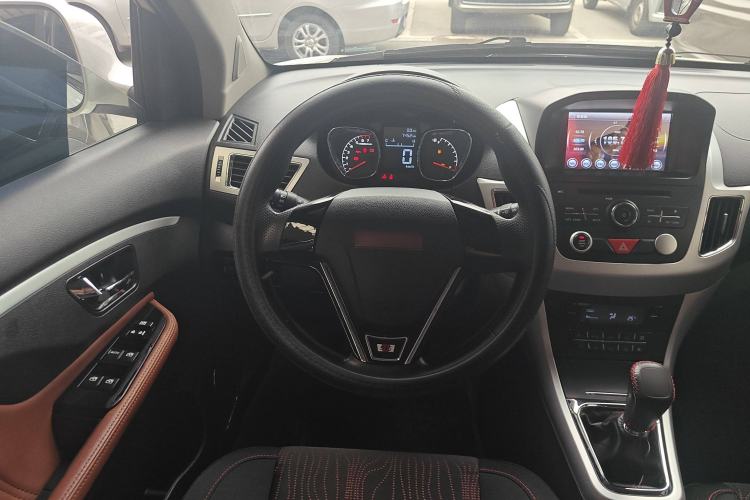 Used Jinbei Zhishang S35 2016 1.5L Manual Smart Edition Interior 2