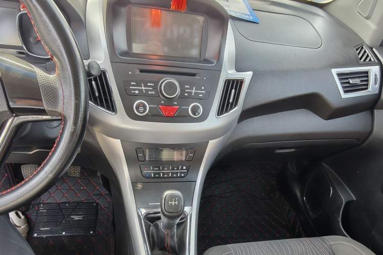 Used Jinbei Zhishang S35 2016 1.5L Manual Smart Edition Interior 2