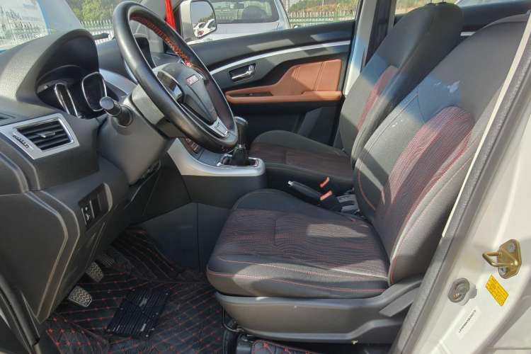 Used Jinbei Zhishang S35 2016 1.5L Manual Smart Edition Interior 3