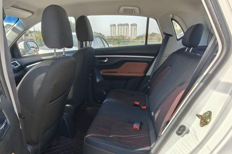 Used Jinbei Zhishang S35 2016 1.5L Manual Smart Edition Interior 4