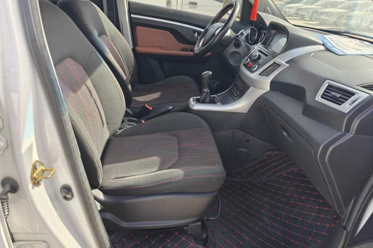 Used Jinbei Zhishang S35 2016 1.5L Manual Smart Edition Interior 5