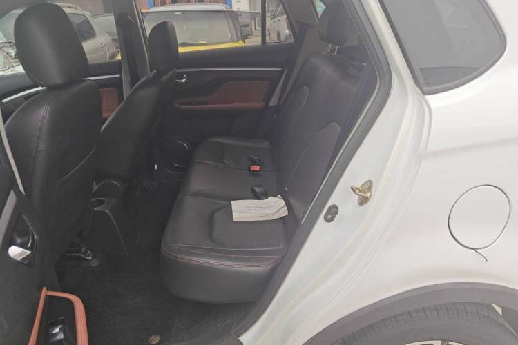 Used Jinbei Zhishang S35 2016 1.5L Manual Luxury Edition Interior 6