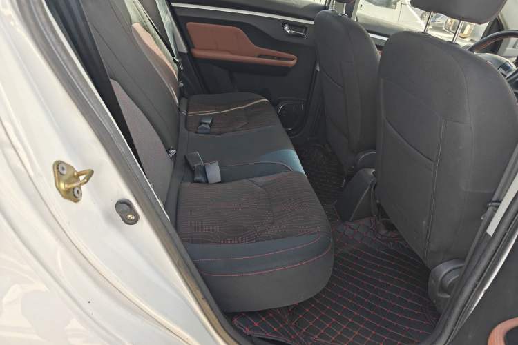 Used Jinbei Zhishang S35 2016 1.5L Manual Smart Edition Interior 6