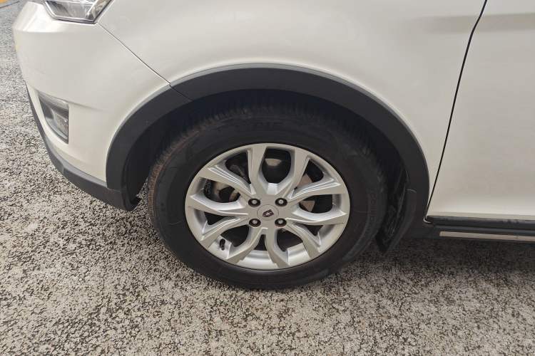 Used Jinbei Zhishang S35 2016 1.5L Manual Smart Edition Left Front Wheel Hub