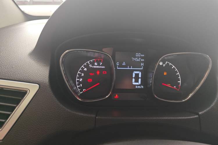 Used Jinbei Zhishang S35 2016 1.5L Manual Smart Edition Odometer Close Up