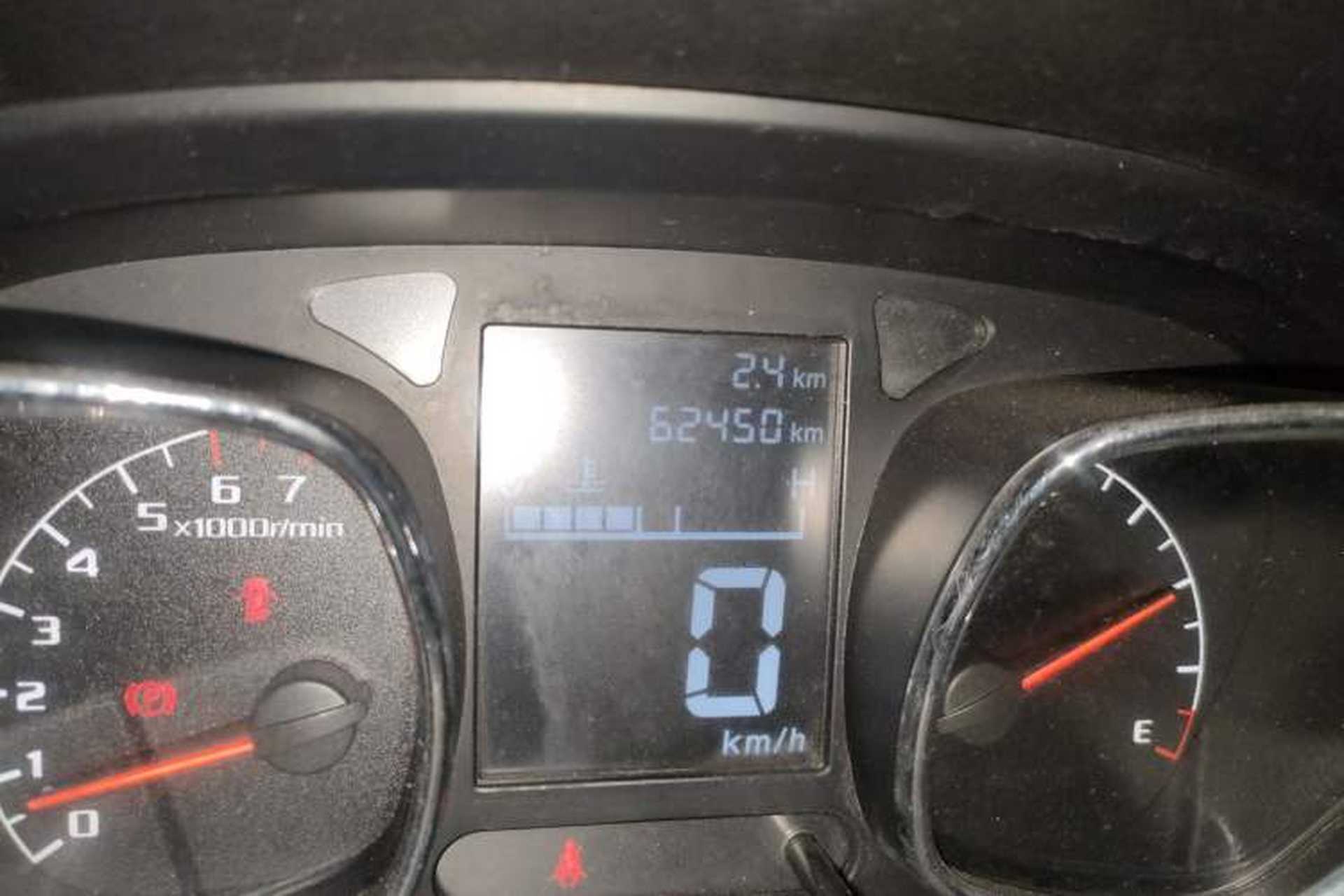 Used Jinbei Zhishang S35 2016 1.5L Manual Luxury Edition Odometer Close Up