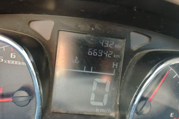 Used Jinbei Zhishang S35 2016 1.5L Manual Smart Edition Odometer Close Up
