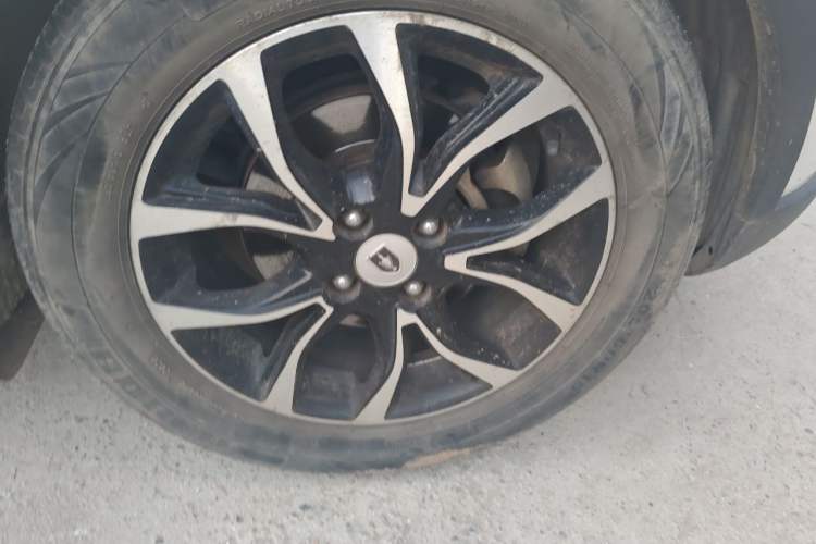 Used Jinbei Zhishang S35 2016 1.5L Manual Smart Edition Right Front Wheel Hub