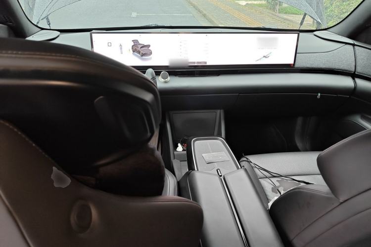 Used Jiyue 01 2024 Max Long-Range Model Center Console