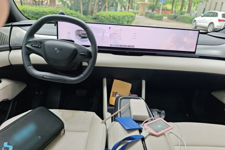 Used Jiyue 01 2024 Max Center Console