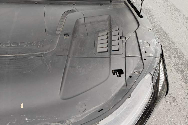 Used Jiyue 01 2024 Max Long-Range Model Engine Bay Left
