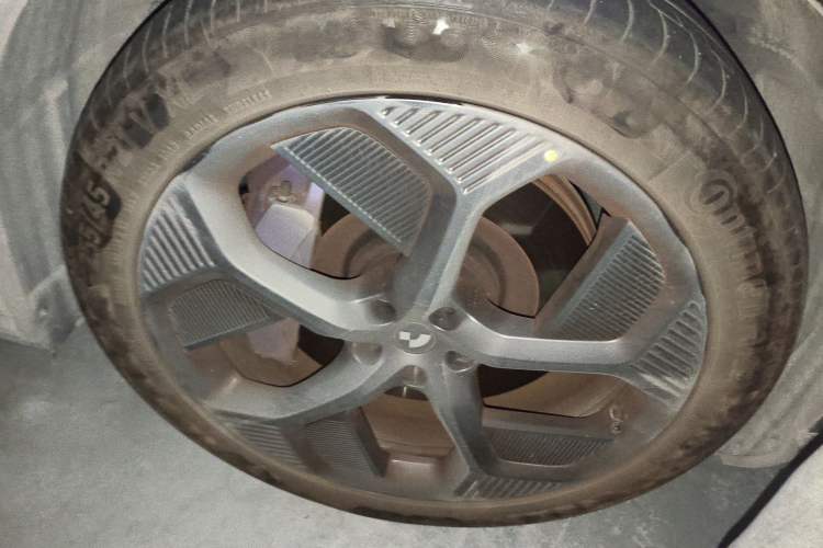 Used Jiyue 01 2024 Max Performance Edition Right Front Wheel Hub