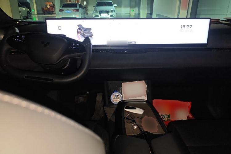 Used Jiyue 01 2024 Max Long-Range Model Center Console