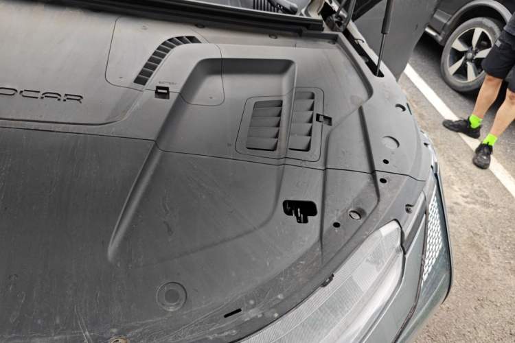 Used Jiyue 01 2024 Max Long-Range Model Engine Bay Left