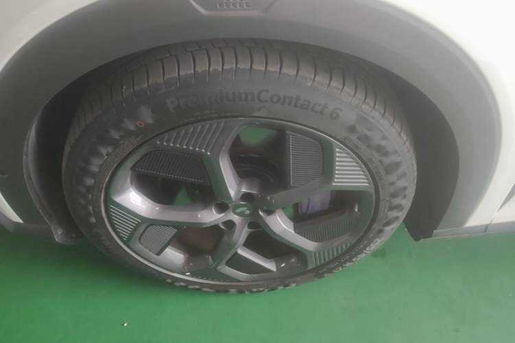 Used Jiyue 01 2024 Facelifted Max Long-Range Version Left Front Wheel Hub
