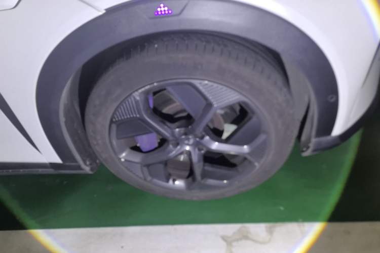 Used Jiyue 01 2024 Facelifted Max Long-Range Version Right Front Wheel Hub