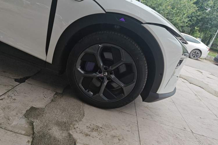 Used Jiyue 01 2024 Max Performance Edition Right Front Wheel Hub