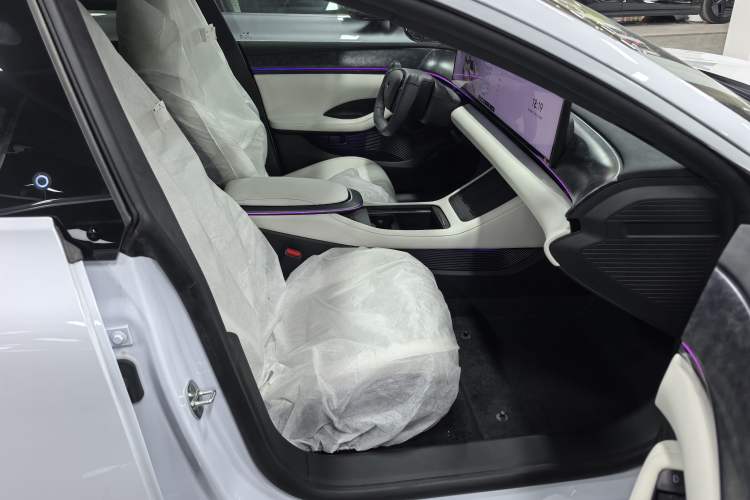 Used Jiyue 07 2024 Long-Range Version Interior 4