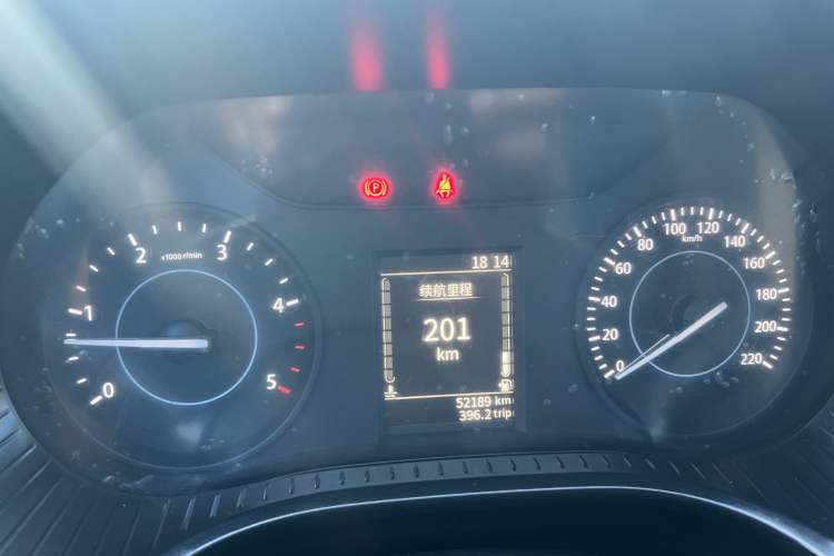 Used JMC Baodian 2022 2.5T Diesel Two-Wheel-Drive Comfort Edition Standard Wheelbase JX4D25A6L Odometer Close Up