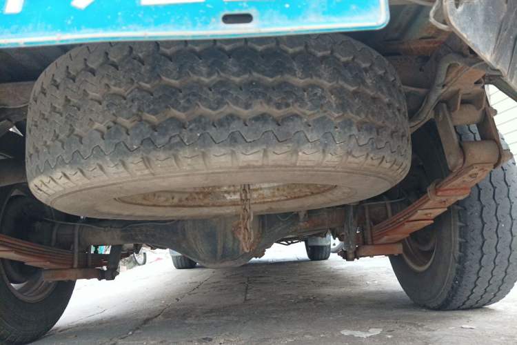 Used JMC Baodian 2009 2.8T Two-Wheel-Drive Diesel GL Chassis Rear