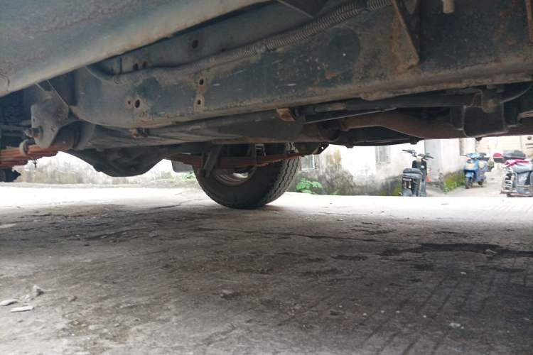 Used JMC Baodian 2009 2.8T Two-Wheel-Drive Diesel GL Chassis Rear Right