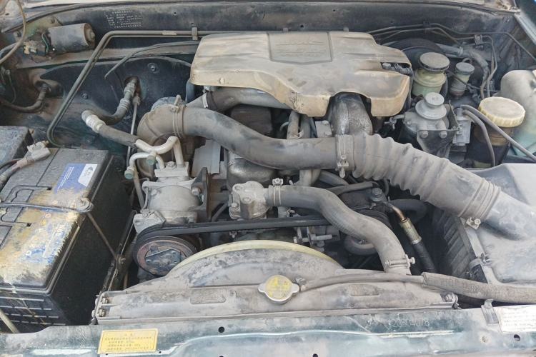 Used JMC Baodian 2009 2.8T Two-Wheel-Drive Diesel GL Engine Bay