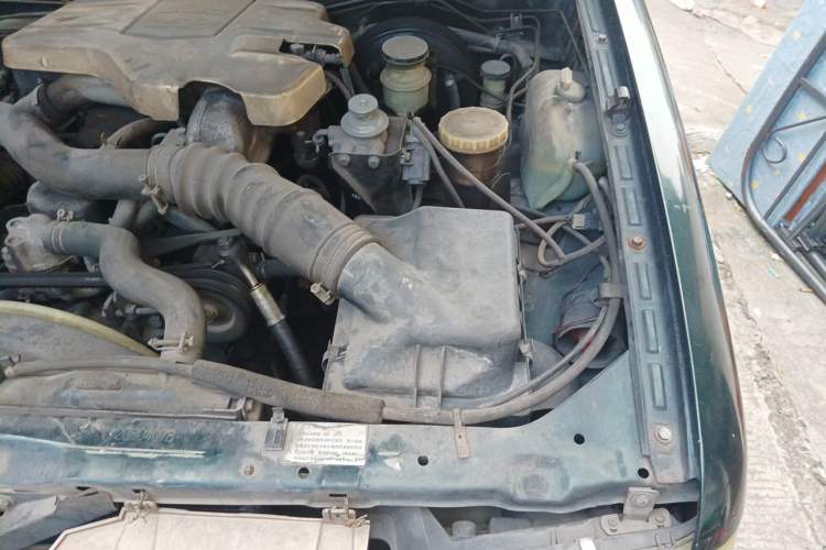 Used JMC Baodian 2009 2.8T Two-Wheel-Drive Diesel GL Engine Bay Left
