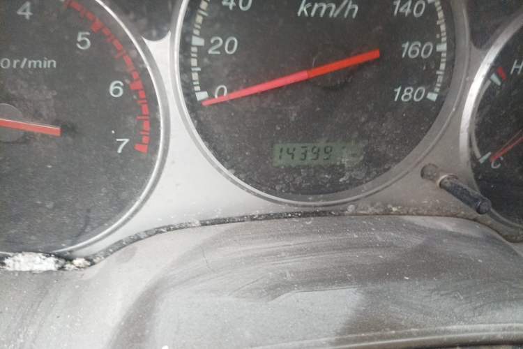 Used JMC Baodian 2009 2.8T Two-Wheel-Drive Diesel GL Odometer Close Up