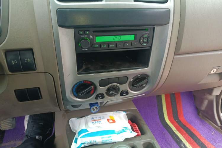 Used JMC Baodian 2009 2.8T Two-Wheel-Drive Diesel GL Audio And AC Panel