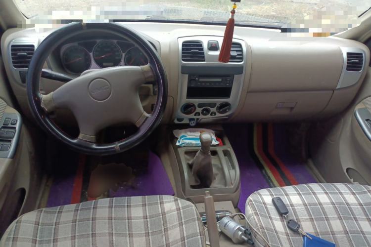 Used JMC Baodian 2009 2.8T Two-Wheel-Drive Diesel GL Center Console