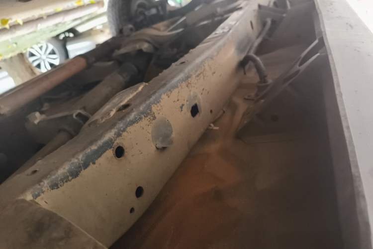 Used JMC Baodian 2009 2.8T Two-Wheel-Drive Diesel GL Chassis Front Right