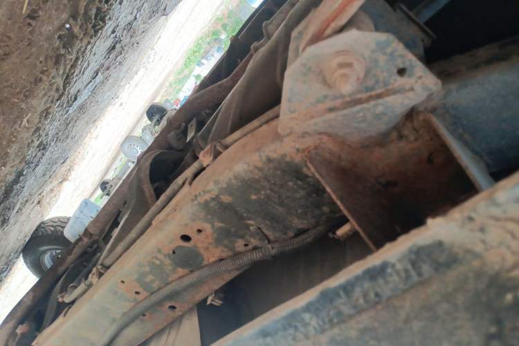 Used JMC Baodian 2009 2.8T Two-Wheel-Drive Diesel GL Chassis Rear Right