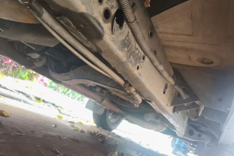 Used JMC Baodian 2009 2.8T Two-Wheel-Drive Diesel GL Chassis Rear Right