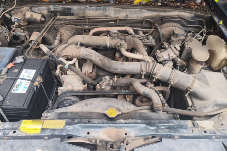 Used JMC Baodian 2009 2.8T Two-Wheel-Drive Diesel GL Engine Bay