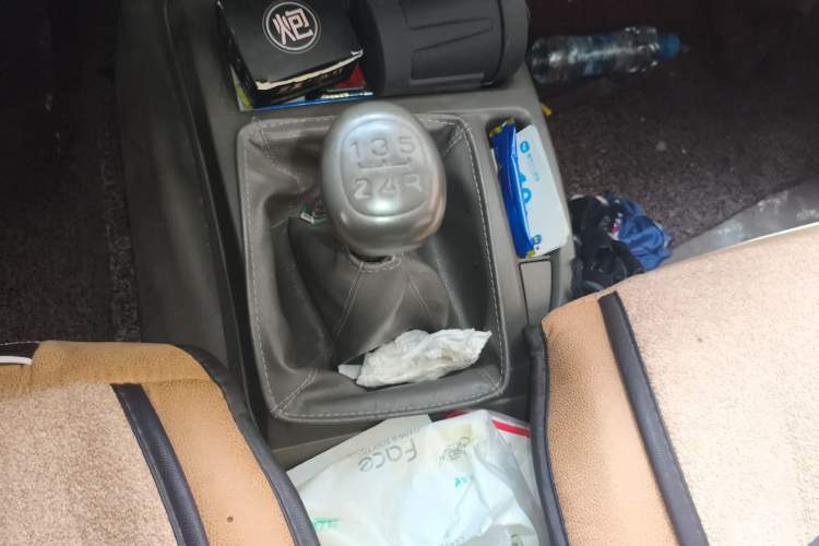 Used JMC Baodian 2009 2.8T Two-Wheel-Drive Diesel GL Gear Lever