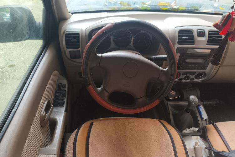 Used JMC Baodian 2009 2.8T Two-Wheel-Drive Diesel GL Steering Wheel