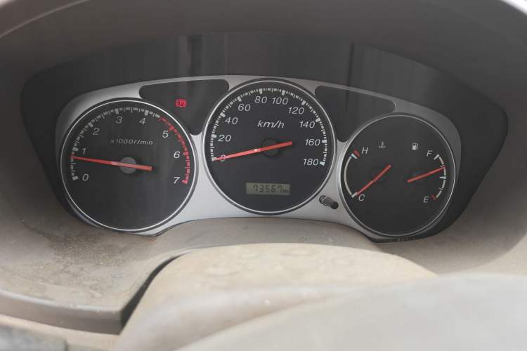 Used JMC Baodian 2013 2.8T Two-Wheel-Drive Diesel Comfort Value Edition Odometer Close Up
