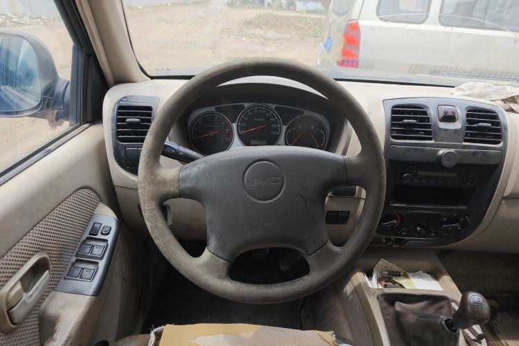 Used JMC Baodian 2013 2.8T Two-Wheel-Drive Diesel Comfort Value Edition Steering Wheel