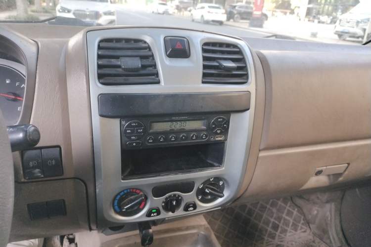 Used JMC Baodian 2013 2.8T 4x4 Comfortable Value Edition JX493ZLQ4F Audio And AC Panel