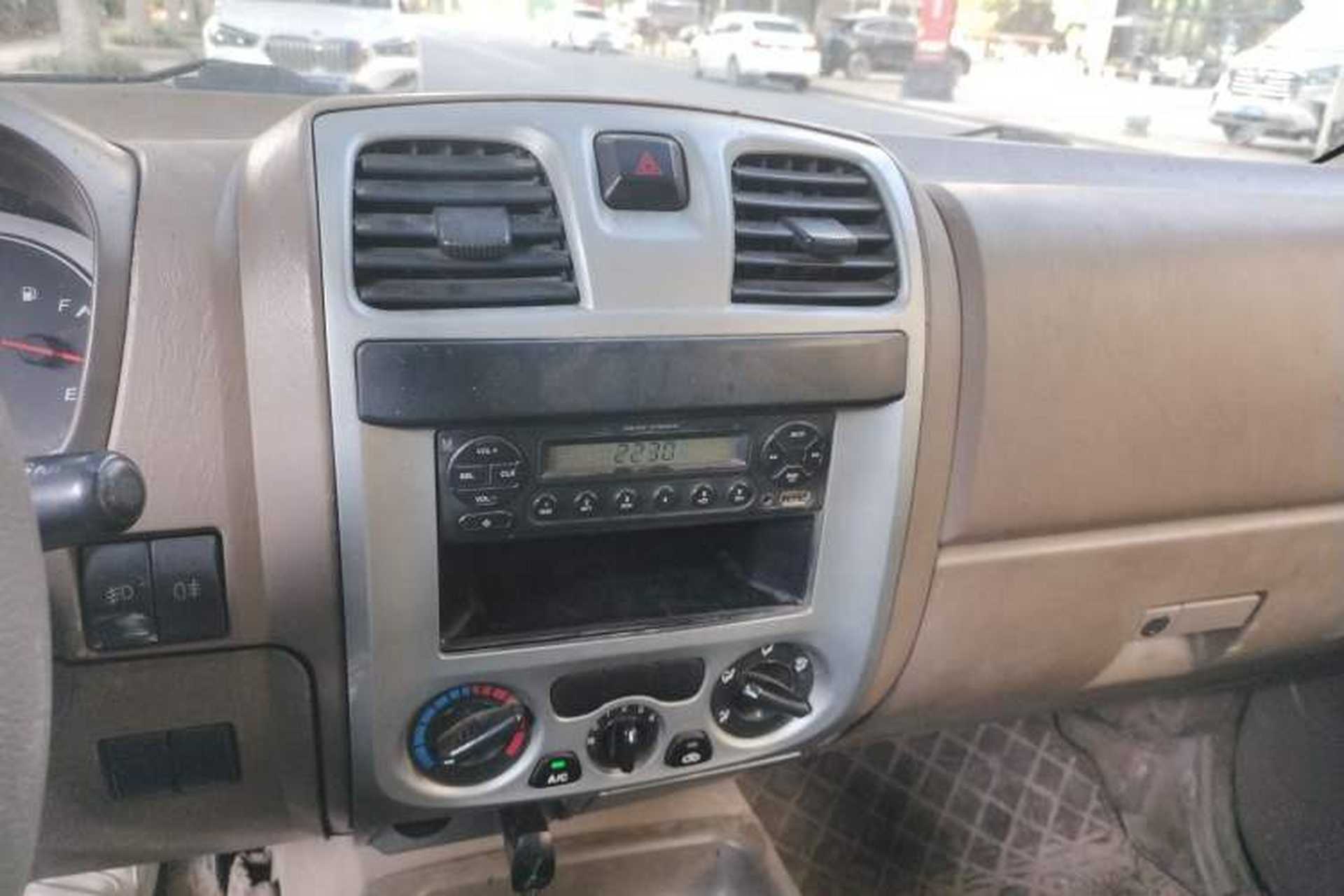 Used JMC Baodian 2013 2.8T 4x4 Comfortable Value Edition JX493ZLQ4F Audio And AC Panel