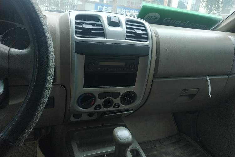 Used JMC Baodian 2013 2.8T Four-Wheel Drive Comfortable & Stylish Edition JX493ZLQ4C Audio And AC Panel
