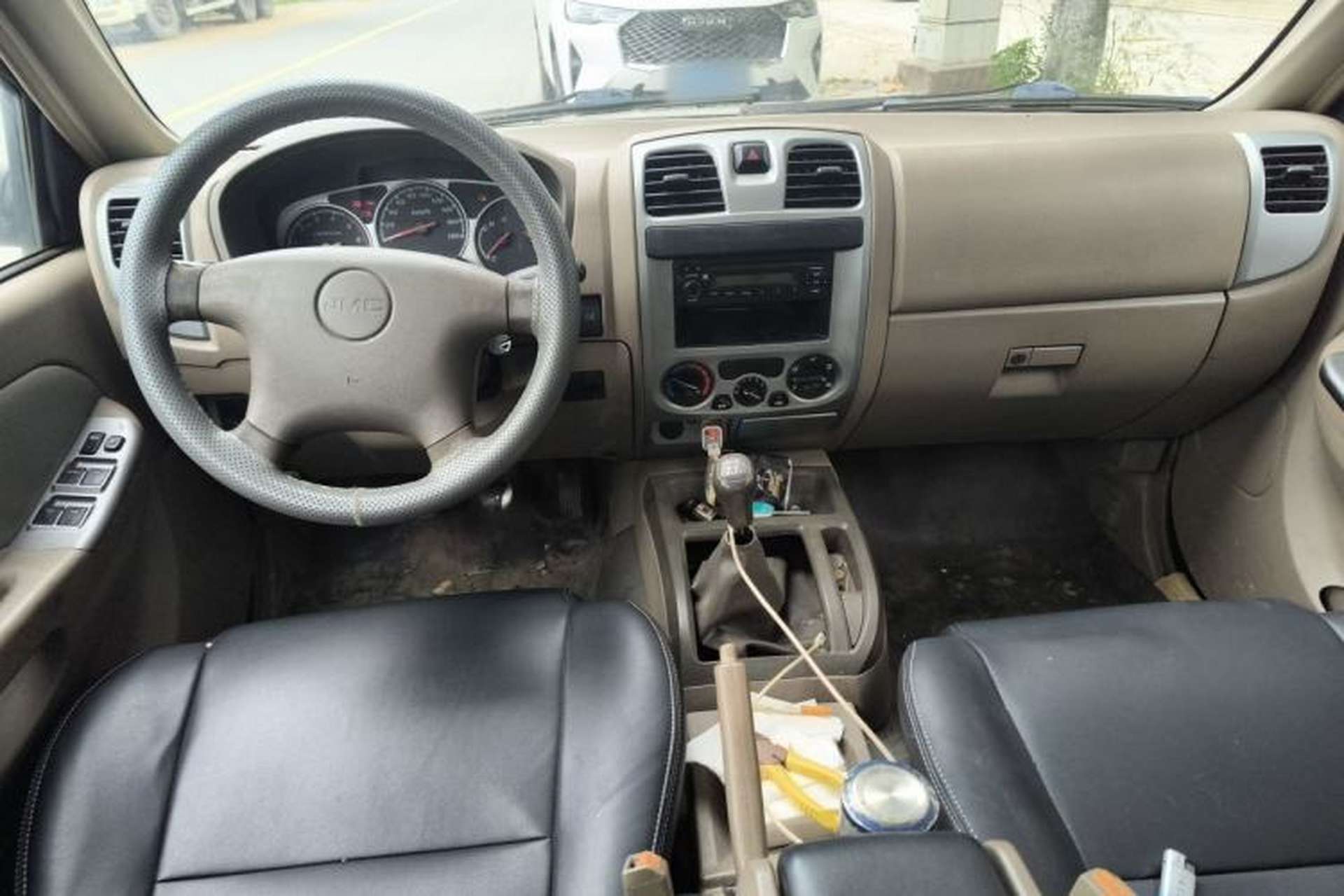 Used JMC Baodian 2013 2.8T Two-Wheel-Drive Diesel Comfort Value Edition Center Console