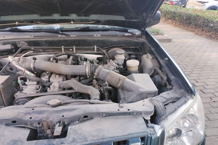 Used JMC Baodian 2013 2.8T 4x4 Comfortable Value Edition JX493ZLQ4F Engine Bay Left
